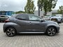 Toyota Yaris HYBRID 115 DYNAMIC COMFORT-PACK STOEL/STUURVERW BLIND-SPOT PARK-SENSOREN APPLE/ANDROID NAVI CLIMA AD-CRUISE