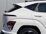 Hyundai Kona Electric N Line Business 64.8 kWh / Warmtepomp / BOSE Audio / V2L Interieur / Achteruitrijcamera / Parkeersensoren Voor + Achter / Stoel- & Stuurverwarming / Dodehoekdetectie /