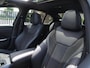 BMW 3-Serie 330e | Iconic Glow Nieren | M-Pakket | Panoramadak | Trekhaak | 360 Camera | Sfeerverlichting | Harman Kardon |