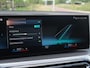 BMW 3-Serie 330e | Iconic Glow Nieren | M-Pakket | Panoramadak | Trekhaak | 360 Camera | Sfeerverlichting | Harman Kardon |
