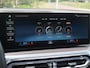 BMW 3-Serie 330e | Iconic Glow Nieren | M-Pakket | Panoramadak | Trekhaak | 360 Camera | Sfeerverlichting | Harman Kardon |