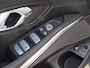 BMW 3-Serie 330e | Iconic Glow Nieren | M-Pakket | Panoramadak | Trekhaak | 360 Camera | Sfeerverlichting | Harman Kardon |