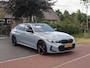 BMW 3-Serie 330e | Iconic Glow Nieren | M-Pakket | Panoramadak | Trekhaak | 360 Camera | Sfeerverlichting | Harman Kardon |