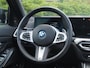 BMW 3-Serie 330e | Iconic Glow Nieren | M-Pakket | Panoramadak | Trekhaak | 360 Camera | Sfeerverlichting | Harman Kardon |