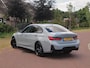 BMW 3-Serie 330e | Iconic Glow Nieren | M-Pakket | Panoramadak | Trekhaak | 360 Camera | Sfeerverlichting | Harman Kardon |