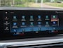 BMW 3-Serie 330e | Iconic Glow Nieren | M-Pakket | Panoramadak | Trekhaak | 360 Camera | Sfeerverlichting | Harman Kardon |