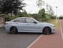 BMW 3-Serie 330e | Iconic Glow Nieren | M-Pakket | Panoramadak | Trekhaak | 360 Camera | Sfeerverlichting | Harman Kardon |