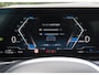 BMW 3-Serie 330e | Iconic Glow Nieren | M-Pakket | Panoramadak | Trekhaak | 360 Camera | Sfeerverlichting | Harman Kardon |