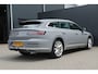 Volkswagen Arteon Shooting Brake 1.4 TSI eHybrid Elegance Business+ | Incl. 12 maanden garantie | Trekhaak | Schuif/kantel dak | Stoelen verwarmd | Achteruitrijcamera | Parkeersensoren | Apple carplay/Android auto | Climate control | Adaptive cruise control | Airco | Bluetooth | DAB | Lichtmetalen velgen
