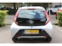 Toyota Aygo 1.0 VVT-i x-play | Rijklaar | Apple/Android | ''Trekhaak'' | PDC | DAB+ | Bluetooth | Camera | Airco | 5-Drs