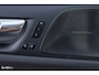 Volvo V60 2.0 T8 Plug-in hybrid AWD Ultimate Dark Long range | Panorama dak | Adaptieve cruise | Blis | Memory | Harman Kardon |