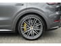 Porsche Cayenne Coupé 4.0 V8 Turbo S 680pk E-Hybrid Panoramadak 4-wielsturing *SOH 94%* Trekhaak PDCC BOMVOL 1e Eigenaar NLauto 22" LMV