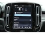 Volvo XC40 Recharge Core 70kWh | All-Season Banden | Stuurverwarming | Stoelverwarming | Connect Microtech/Nubuck Bekleding | Thunder Grey Metallic Lak | Apple Carplay | Android Auto | Preconditioning Met Timerfunctie | Parkeersensoren | Achteruitrijcamera | Lendensteun | Getint Glas Achter | Cruise Control |