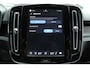 Volvo XC40 Recharge Core 70kWh | All-Season Banden | Stuurverwarming | Stoelverwarming | Connect Microtech/Nubuck Bekleding | Thunder Grey Metallic Lak | Apple Carplay | Android Auto | Preconditioning Met Timerfunctie | Parkeersensoren | Achteruitrijcamera | Lendensteun | Getint Glas Achter | Cruise Control |