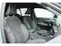 Volvo XC40 Recharge Core 70kWh | All-Season Banden | Stuurverwarming | Stoelverwarming | Connect Microtech/Nubuck Bekleding | Thunder Grey Metallic Lak | Apple Carplay | Android Auto | Preconditioning Met Timerfunctie | Parkeersensoren | Achteruitrijcamera | Lendensteun | Getint Glas Achter | Cruise Control |