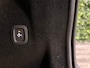 Volvo XC60 B5 Plus Dark | Trekhaak | Schuifdak | Parkeercamera | Stoelverwarming | Lederen Dashboard | Elektrische voorstoelen geheugen | Google Infotainment | R-Design contourstoelen met wit stiksel en bies | Zitting verlenging voorstoelen | Offblack hemelbekleding | Keyelss Drive | 21 Inch | Cruise Control | Elektrisch bedienbare achterklep | Draadloos telefoon opladen | Parkeersensoren voor+achter | Privacy Glass | DAB Radio | Alarm Klasse III | Apple Carplay/Android Auto | Volvo On Call met mobiele App functie | Thunder Grey Metallic |