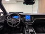 Volvo XC60 B5 Plus Dark | Trekhaak | Schuifdak | Parkeercamera | Stoelverwarming | Lederen Dashboard | Elektrische voorstoelen geheugen | Google Infotainment | R-Design contourstoelen met wit stiksel en bies | Zitting verlenging voorstoelen | Offblack hemelbekleding | Keyelss Drive | 21 Inch | Cruise Control | Elektrisch bedienbare achterklep | Draadloos telefoon opladen | Parkeersensoren voor+achter | Privacy Glass | DAB Radio | Alarm Klasse III | Apple Carplay/Android Auto | Volvo On Call met mobiele App functie | Thunder Grey Metallic |