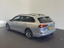 Volkswagen Golf Variant 1.0 eTSI 110pk DSG Life Automaat Navigatie Climate Control Parkeer sensoren Cruise control adaptieve Stoelverwarming Led