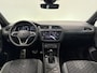 Volkswagen Tiguan 1.4 TSI eHybrid R-Line Business+ Automaat Trekhaak Panoramadak Navigatie IQ Light Stoel en Stuurverwarming Draadloze telefoonlader Digital Cockpit Climate Control Parkeersensoren 19 Inch