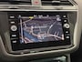 Volkswagen Tiguan 1.4 TSI eHybrid R-Line Business+ Automaat Trekhaak Panoramadak Navigatie IQ Light Stoel en Stuurverwarming Draadloze telefoonlader Digital Cockpit Climate Control Parkeersensoren 19 Inch