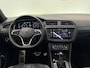 Volkswagen Tiguan 1.4 TSI eHybrid R-Line Business+ Automaat Trekhaak Panoramadak Navigatie IQ Light Stoel en Stuurverwarming Draadloze telefoonlader Digital Cockpit Climate Control Parkeersensoren 19 Inch