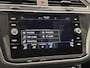 Volkswagen Tiguan 1.4 TSI eHybrid R-Line Business+ Automaat Trekhaak Panoramadak Navigatie IQ Light Stoel en Stuurverwarming Draadloze telefoonlader Digital Cockpit Climate Control Parkeersensoren 19 Inch