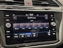 Volkswagen Tiguan 1.4 TSI eHybrid R-Line Business+ Automaat Trekhaak Panoramadak Navigatie IQ Light Stoel en Stuurverwarming Draadloze telefoonlader Digital Cockpit Climate Control Parkeersensoren 19 Inch