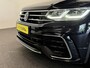 Volkswagen Tiguan 1.4 TSI eHybrid R-Line Business+ Automaat Trekhaak Panoramadak Navigatie IQ Light Stoel en Stuurverwarming Draadloze telefoonlader Digital Cockpit Climate Control Parkeersensoren 19 Inch