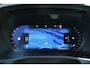 Volvo XC40 B4 Plus Dark | Panoramisch schuif-/ kanteldak | Harman Kardon | 360 graden camera | Elektrisch verstelbare voorstoelen met geheugenfunctie | Stoel-/ stuurwielverwarming | Extra getint glas | Volvo guard | Lighting pakket | 20 inch. lichtmetalen velgen | Verwarmde achterbank | Pilot assist