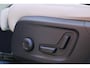 Volvo XC40 B4 Plus Dark | Panoramisch schuif-/ kanteldak | Harman Kardon | 360 graden camera | Elektrisch verstelbare voorstoelen met geheugenfunctie | Stoel-/ stuurwielverwarming | Extra getint glas | Volvo guard | Lighting pakket | 20 inch. lichtmetalen velgen | Verwarmde achterbank | Pilot assist
