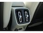 Volvo XC40 B4 Plus Dark | Panoramisch schuif-/ kanteldak | Harman Kardon | 360 graden camera | Elektrisch verstelbare voorstoelen met geheugenfunctie | Stoel-/ stuurwielverwarming | Extra getint glas | Volvo guard | Lighting pakket | 20 inch. lichtmetalen velgen | Verwarmde achterbank | Pilot assist