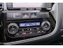 Mitsubishi Outlander 2.0 PHEV Instyle Black Edition Schuif-/kanteldak 18'LMV