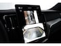 Volvo XC60 Black Edition Recharge Plug-In Hybrid AWD | Trekhaak | 360 Cam | Pano | HUD | Harman/Kardon | Pilot Assist