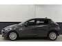 Mazda 2 1.5 Skyactiv-G Signature Navi / Camera / Stoelverwarming / Stuurwielverwarming
