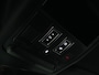 Land Rover Defender 2.0 P300e PHEV S Forest Edition | Comfort Pack | Convenience Pack | ClearSight binnenspiegel | Meridian Sound System | Panoramadak |