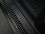 Land Rover Defender 2.0 P300e PHEV S Forest Edition | Comfort Pack | Convenience Pack | ClearSight binnenspiegel | Meridian Sound System | Panoramadak |