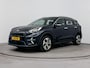 Kia Niro EV e-Niro DYNAMICLINE 64 kWh | ALL SEASONS | PDC | WARMTEPOMP | CAMERA | CLIMA | CRUISE ADAPT. | NAVI | PRIVACY GLASS | DAKRAILING | APPLE CAR PLAY & ADROID AUTO | 17'' LM VELGEN |