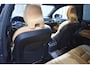 Volvo V60 T8 455PK AWD Ultra Dark | B&W | Trekhaak | Ventilatie | Massage