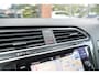 Volkswagen Tiguan Allspace 2.0 TSI 4Motion Highline Business R 7p. Mistlampen adaptief Cruise control adaptief Hill hold Camera Navi R-line Dakrails