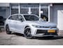 Volkswagen Passat Variant 1.5 eHybrid R-Line Black-Style Org.NL|Pano|Massage|Elek-trekhaak|Winterpack|Camera|1e-eig.|Fabrieksgarantie