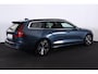 Volvo V60 B3 Core - IntelliSafe Assist & Surround - Parkeercamera achter - Verwarmde voorstoelen, stuur & achterbank - Parkeersensoren voor & achter - Extra getint glas - Elektr. inklapbare trekhaak - 18' LMV