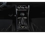 Skoda Karoq 1.5 TSI ACT Sportline Business 150 PK | Dig. Cockpit | Adapt. Cruise | Winterpakket | PDC | Camera | NAV + App. Connect | ECC | Elek. Trekhaak | LM 19" |