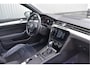Volkswagen Passat Variant 1.4 TSI ACT Highline Business R-line Panorama, Adaptive cruise, Afn. trekhaak, Virtual cockpit, Camera, Stoelverwarming, Elek. achterklep