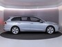 Volkswagen Golf Variant Life Business 1.5 TSI 85 kW 116 pk | Verlengde garantie | Navigatie | Parkeersensoren | Autom. airco (3 zones) | Elektr. bestuurdersstoel met geheugen |