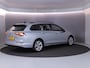 Volkswagen Golf Variant Life Business 1.5 TSI 85 kW 116 pk | Verlengde garantie | Navigatie | Parkeersensoren | Autom. airco (3 zones) | Elektr. bestuurdersstoel met geheugen |