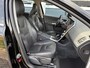 Volvo XC60 2.4 D4 Summum 5 Cilinder! | Trekhaak | 2.000KG Trekgewicht | 5 Cilinder! | Adaptieve Cruise | Blind spot | Stoelverwarming | Elektrisch bedienbare achterklep | Parkeersensoren V+A | High Performance Audio | Navigatie |