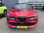 Alfa Romeo Junior 1.2 Turbo Hybrid Ibrida Q4 | 4-Wiel Aandrijving | Sabelt Sportstoelen | Panoramisch Dak | NAVI | Parkeercamera Achter |