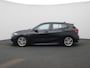 BMW 1-Serie 120i Business Edition | M-Sport | Automaat | Navigatie | Stoel/Stuur verwarming | M-Aerodynamica | Half leder | Virtual cockpit | Cruise Control | Parkeersensoren | M Stuur | LED | Lichtmetalen Velgen |