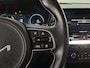 Kia Niro EV e-Niro DynamicPlusLine 64 kWh SOH 100% Stoel en Stuur verwarming, Schuif kantel dak, Apple Carplay/Android Auto, Navigatie, Camera.