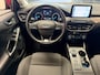Ford Focus 1.0 ECOBOOST TITANIUM BUSINESS AFN. TREKHAAK PANORAMA SCHUIF/KANTELDAK NAVIGATIE CRUISE CONTROL APPLE CARPLAY/ANDROID RIJSTROOKSENSOREN KEYLESS GO ZEER MOOI !!